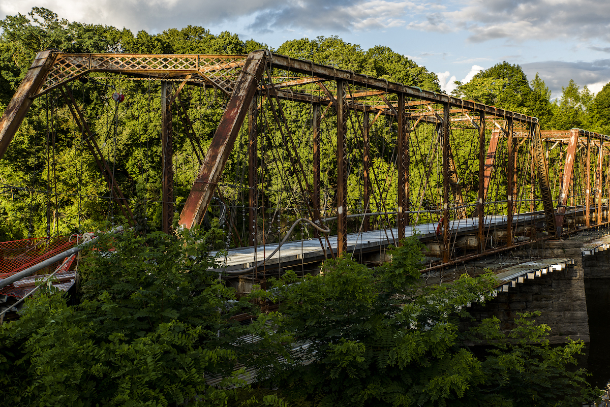 Check Your Bridges, U.S.A. | God's World News