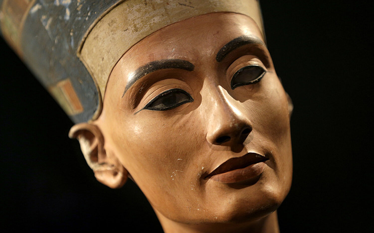 1 Nefertiti 750x500