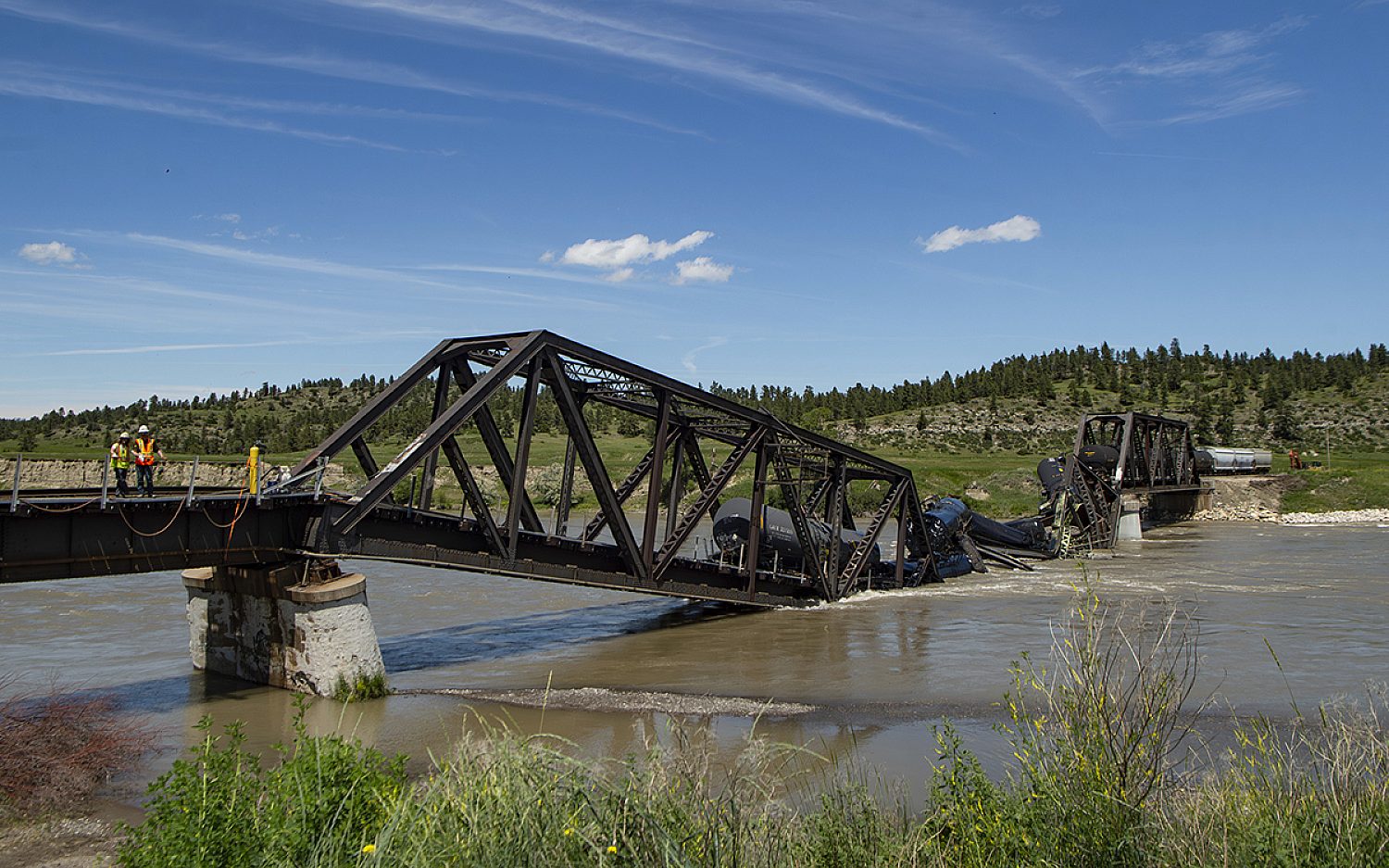 Check Your Bridges, U.S.A. | God's World News