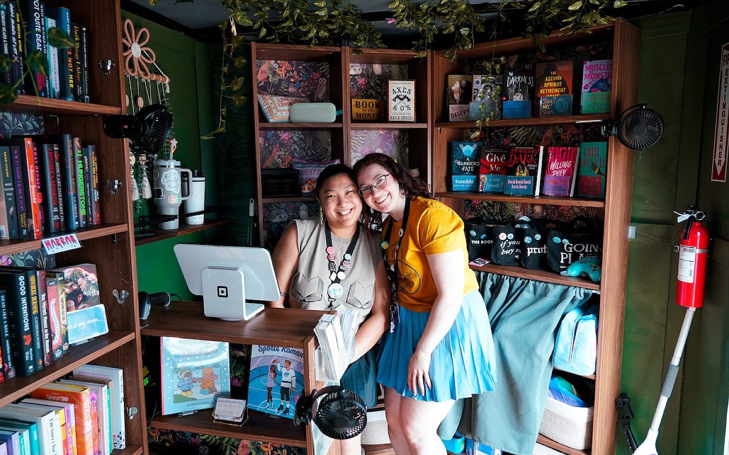 3 Indie bookstores AP
