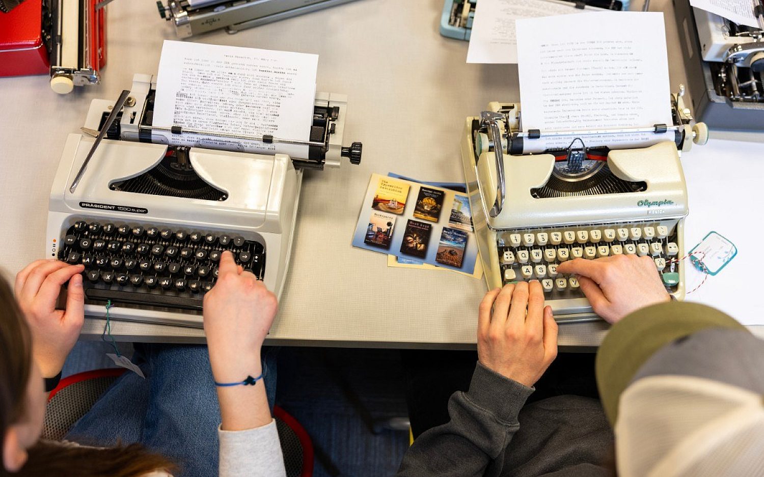 3 typewriters AP k