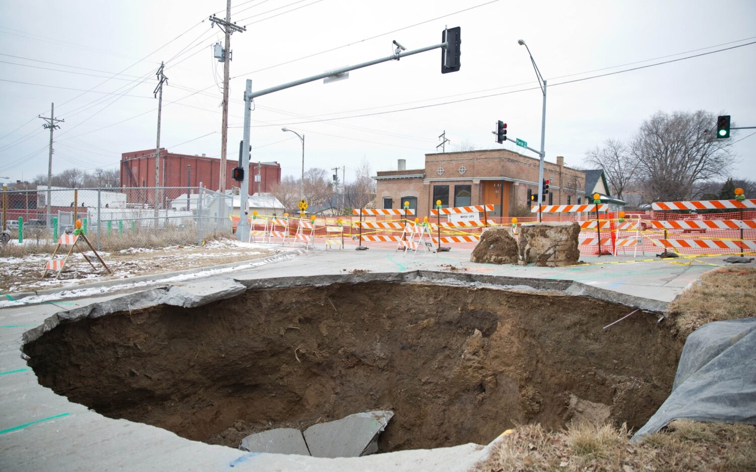 NEOMA101 sinkhole