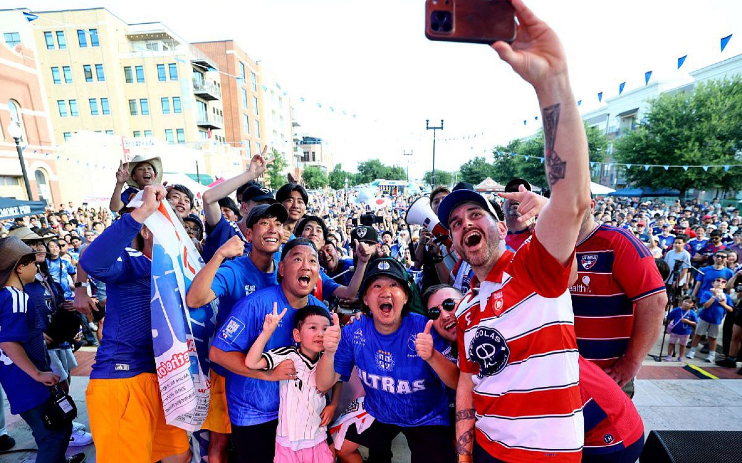 T1 World Cup fans