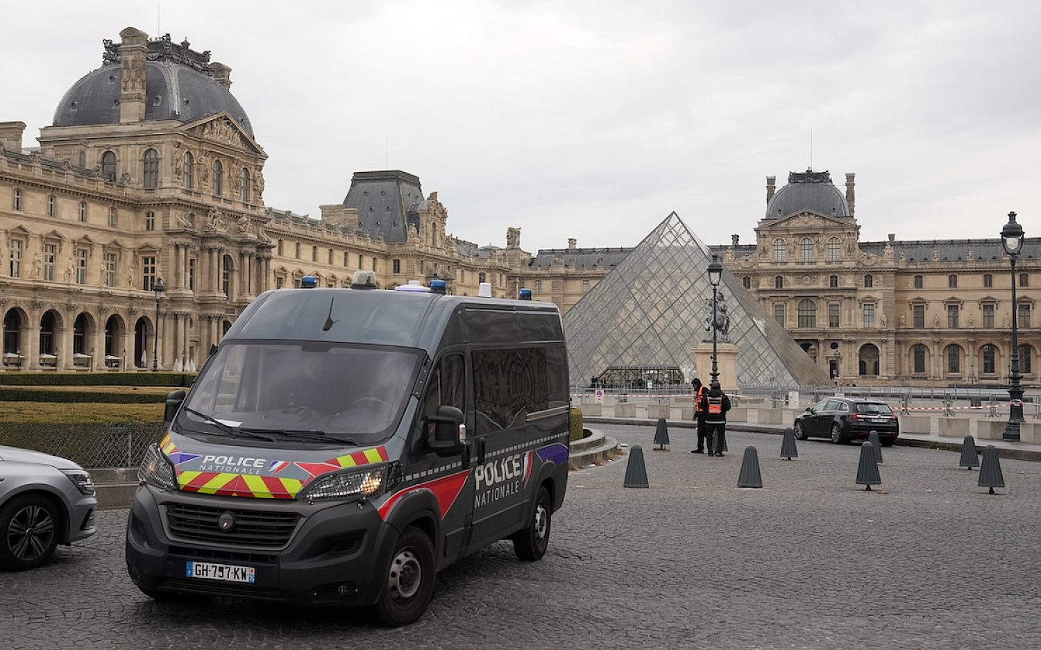 T1 81348