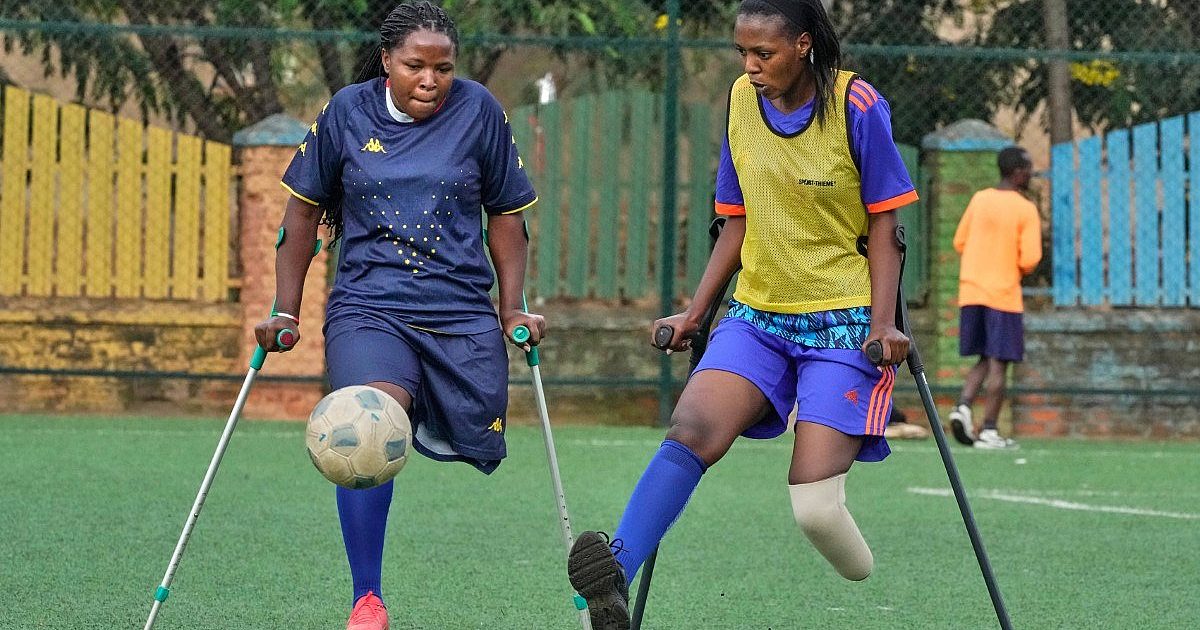 Leg God Script Soccer with One Leg | God's World News
